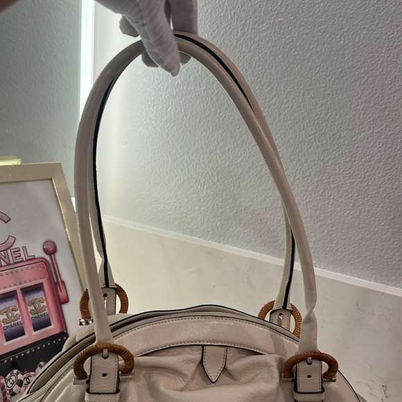 Salvatore Ferragamo shoulder bag with COA EUC cream color - Picture 8 of 17